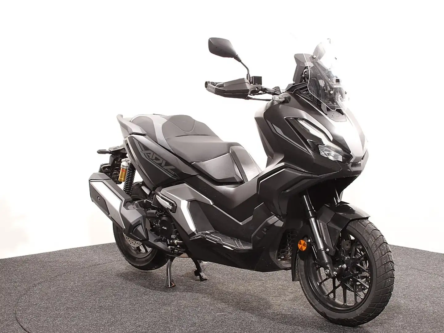 Honda ADV 350 Zwart - 2