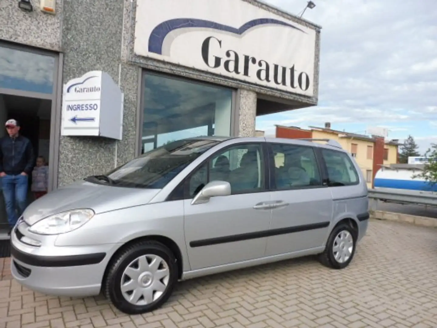 Peugeot 807 807 2.0 hdi 16v SR 136cv fap Stříbrná - 1