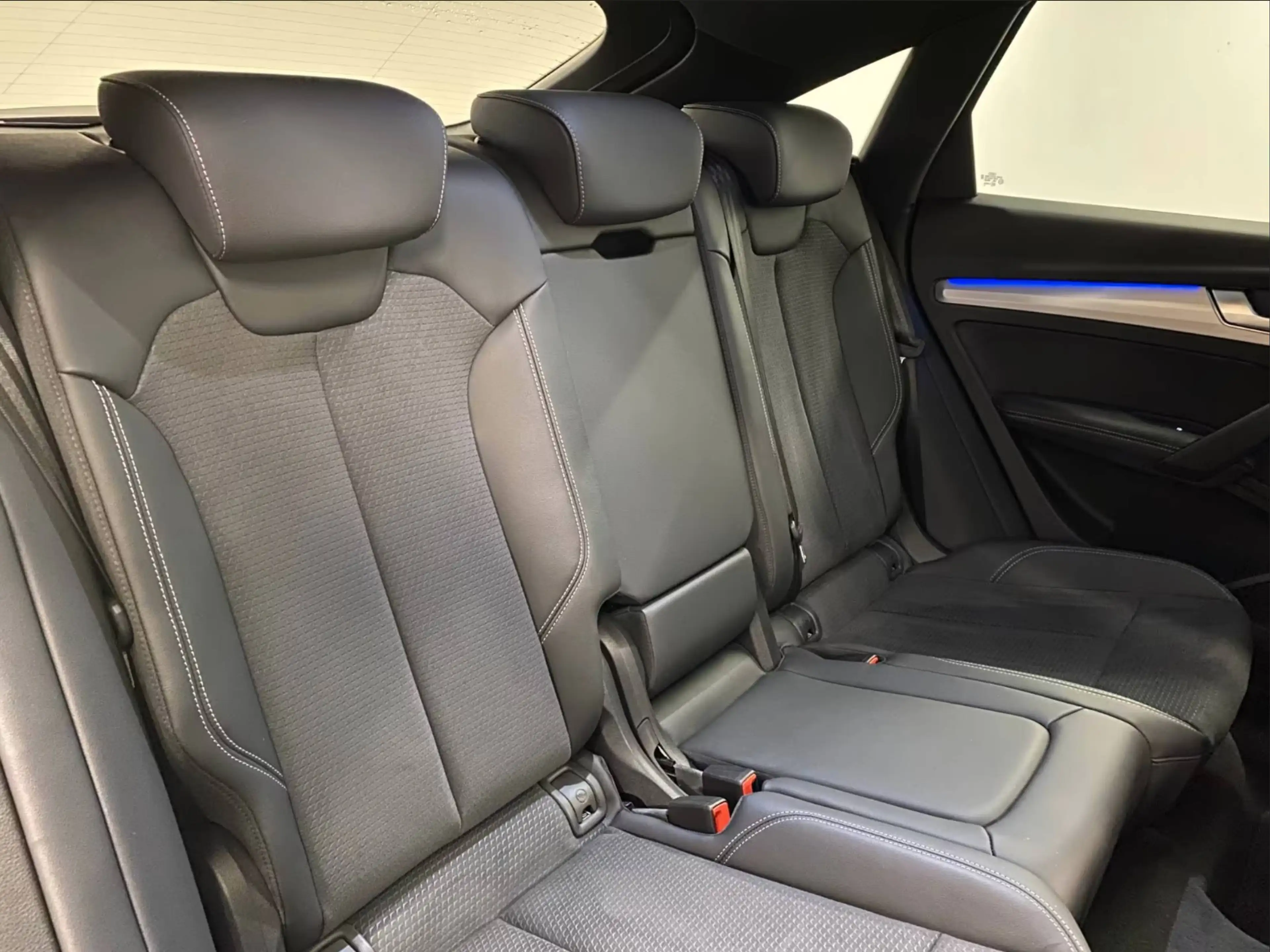 Audi Q5 40 TDI quattro S line — photo 12