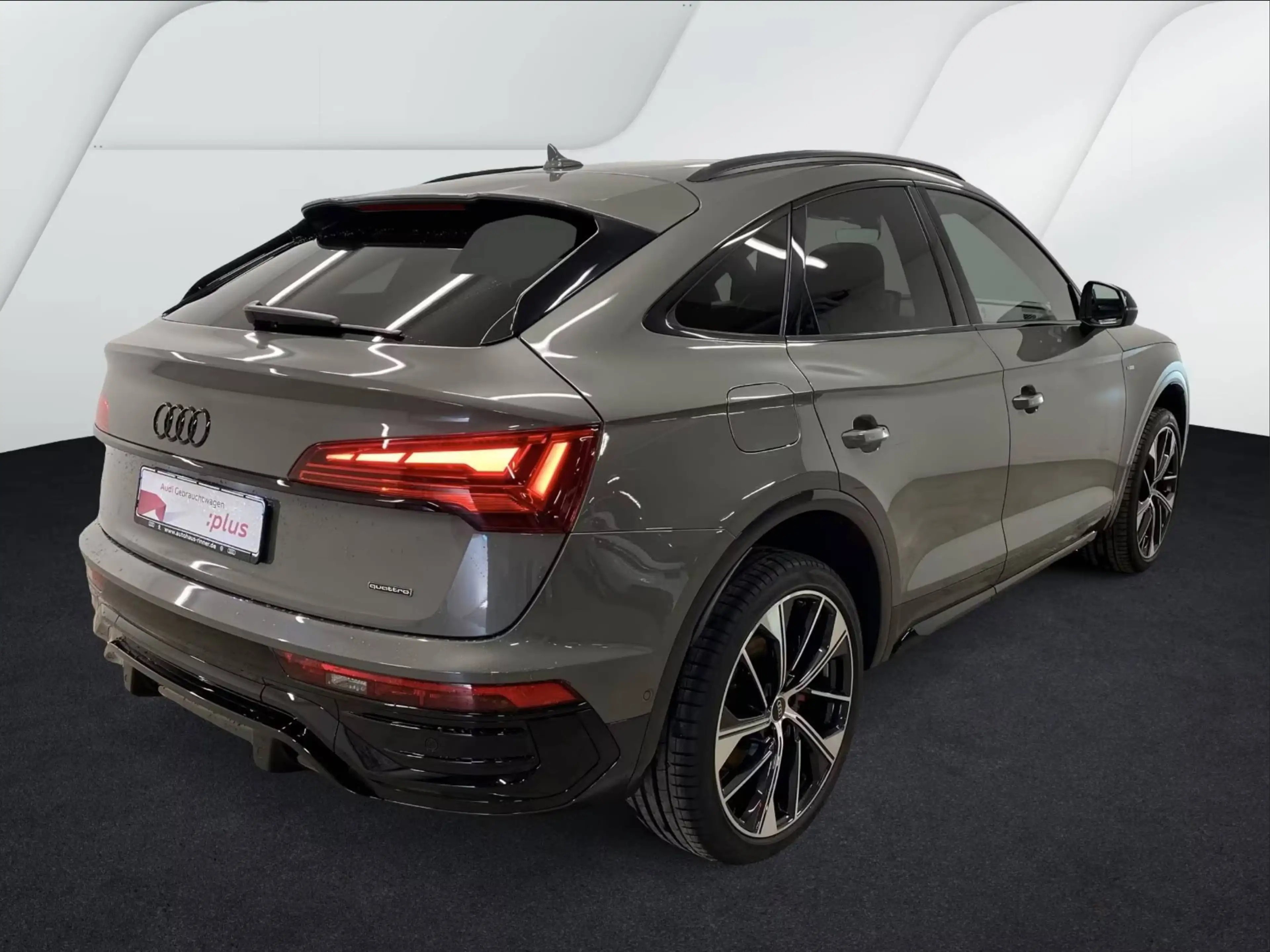 Audi Q5 40 TDI quattro S line — photo 2