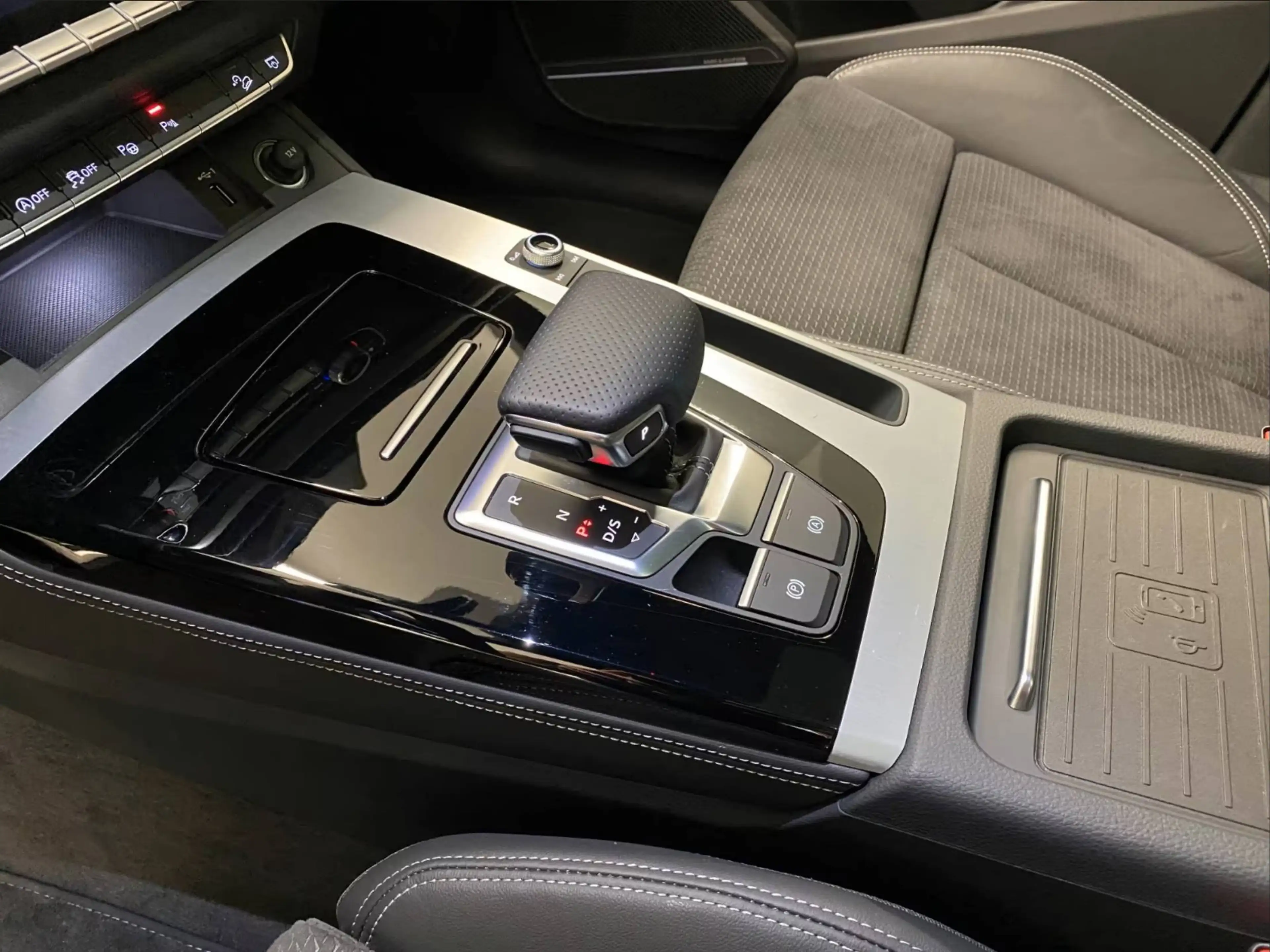 Audi Q5 40 TDI quattro S line — photo 10