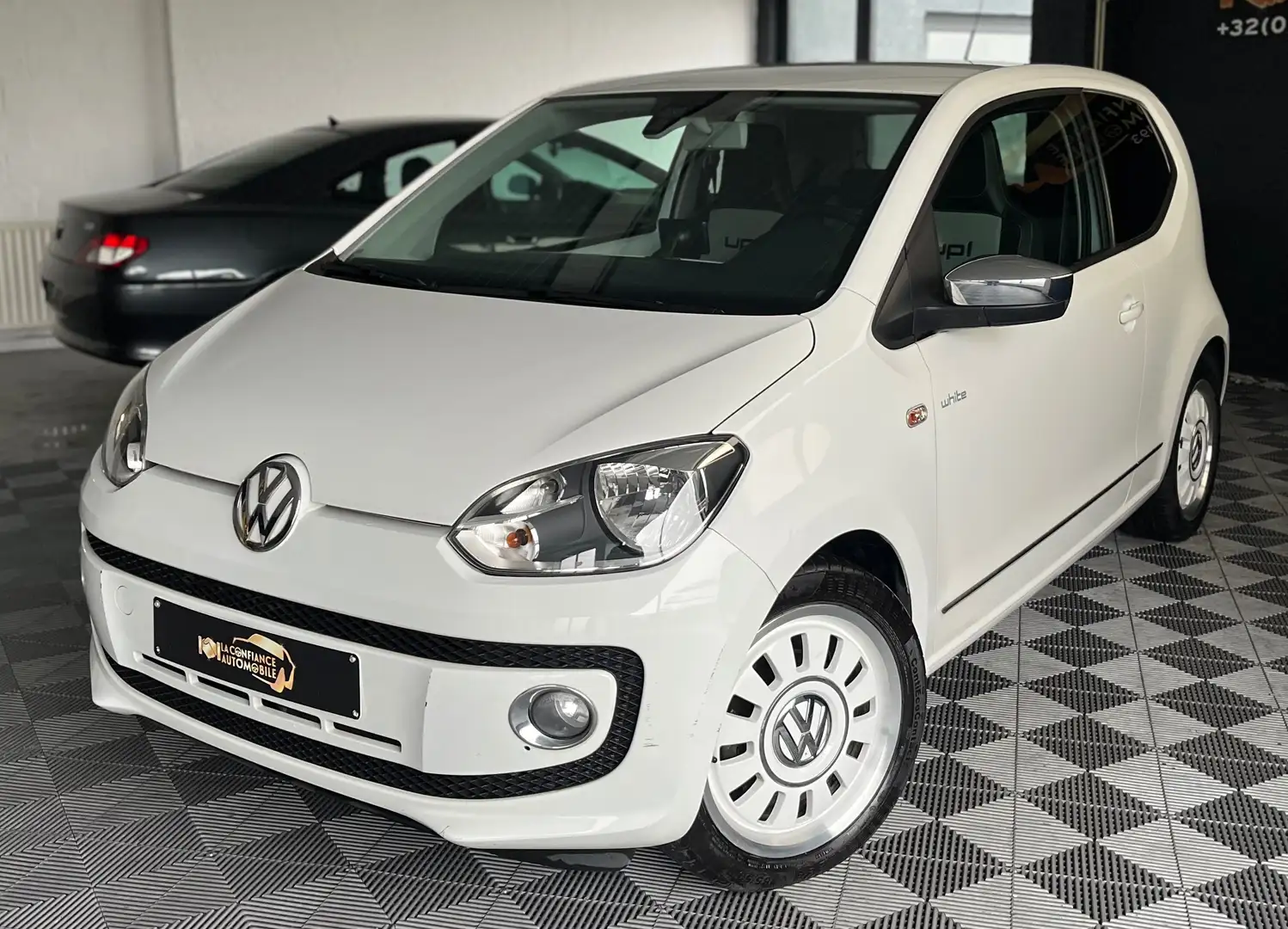 Volkswagen up! High 1.0i 1er Propriétaire Garantie 12 mois Wit - 2