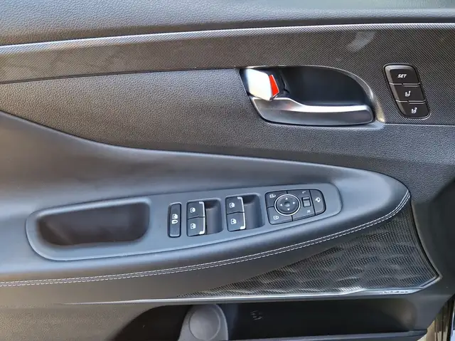 Hyundai Santa Fe view 15