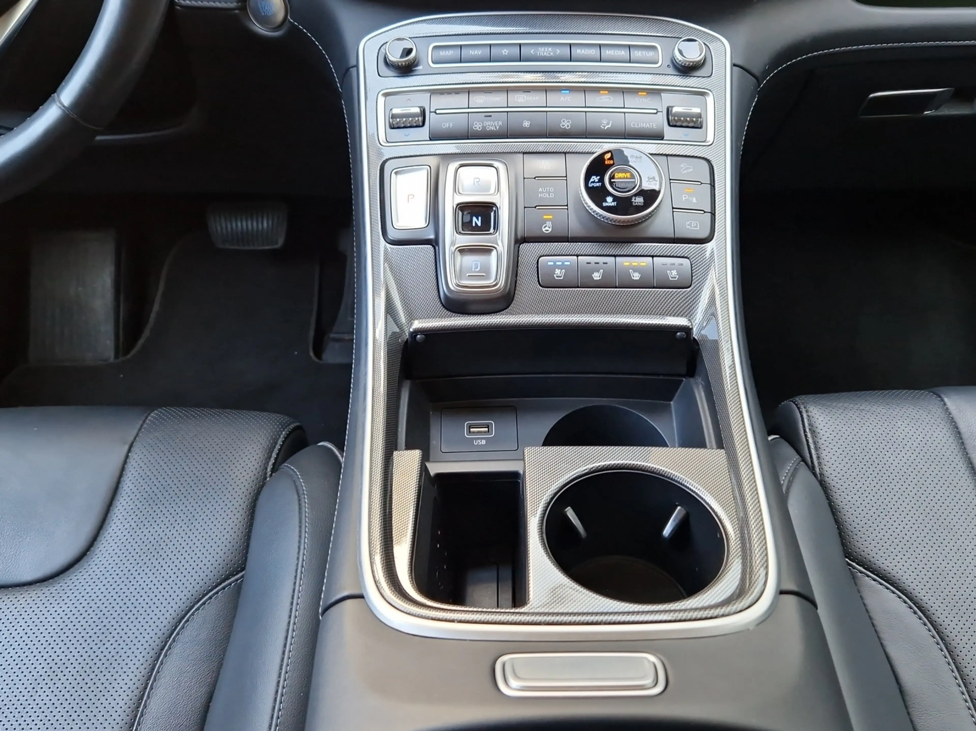 Hyundai SANTA FE Prime Plug-In Hybrid 4WD HuD AHK — photo 14