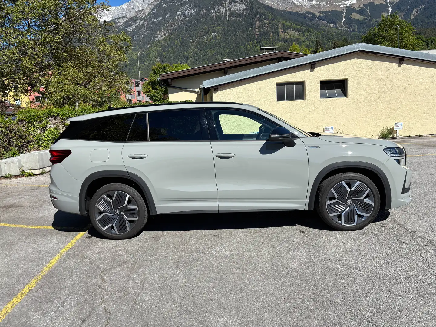 Skoda Kodiaq Kodiaq 1,5 TSI mHEV ACT Sportline DSG Sportline Grau - 2