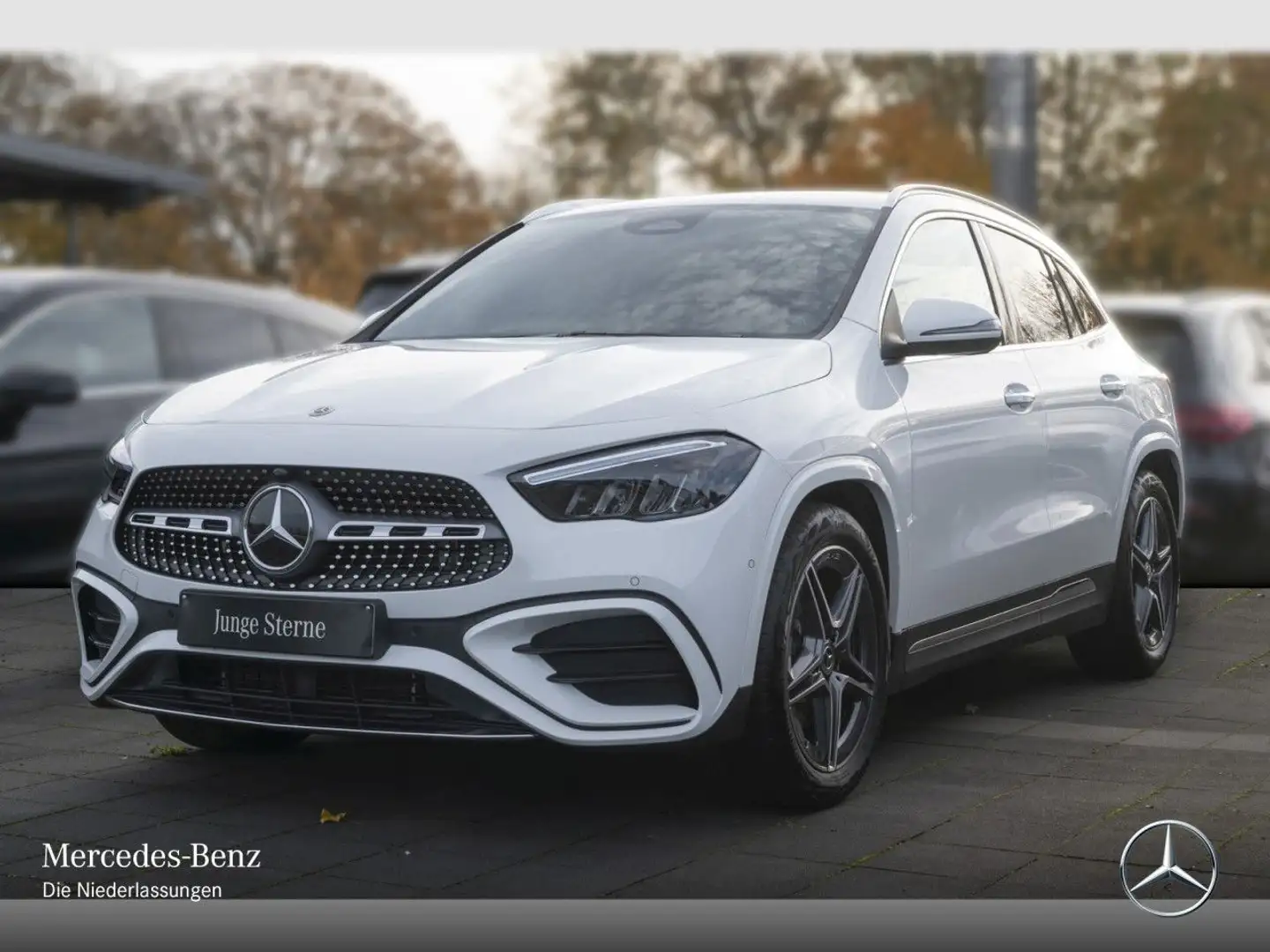 Mercedes-Benz GLA 180 AMG+AHK+LED+KAMERA+TOTW+KEYLESS+7G Weiß - 2