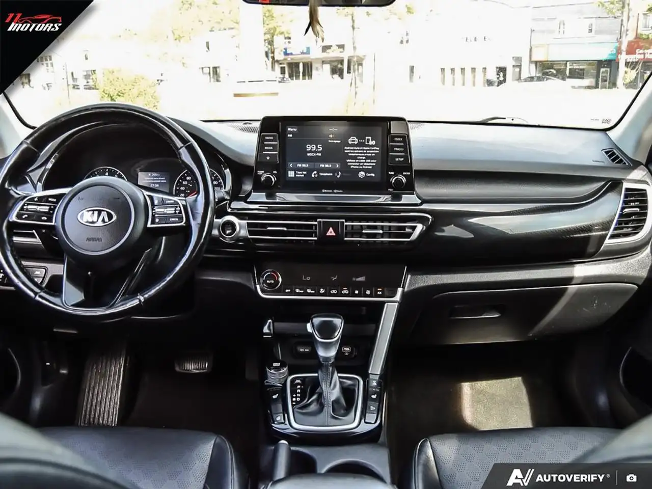 Kia Seltos снимка Kia Seltos