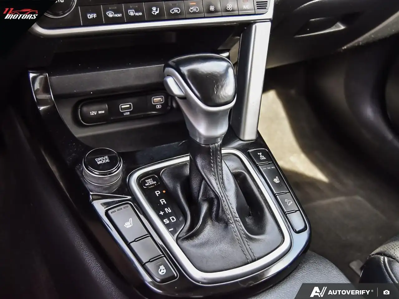 Kia Seltos снимка Kia Seltos