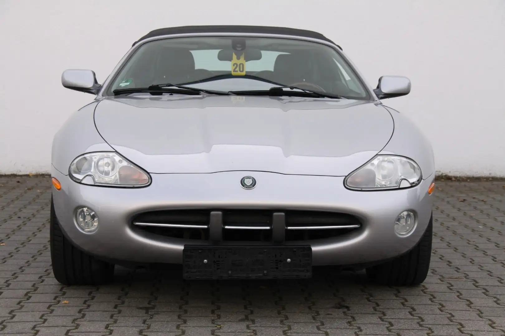 Jaguar XK8 Cabrio 2 Jahre Garantie Plateado - 1