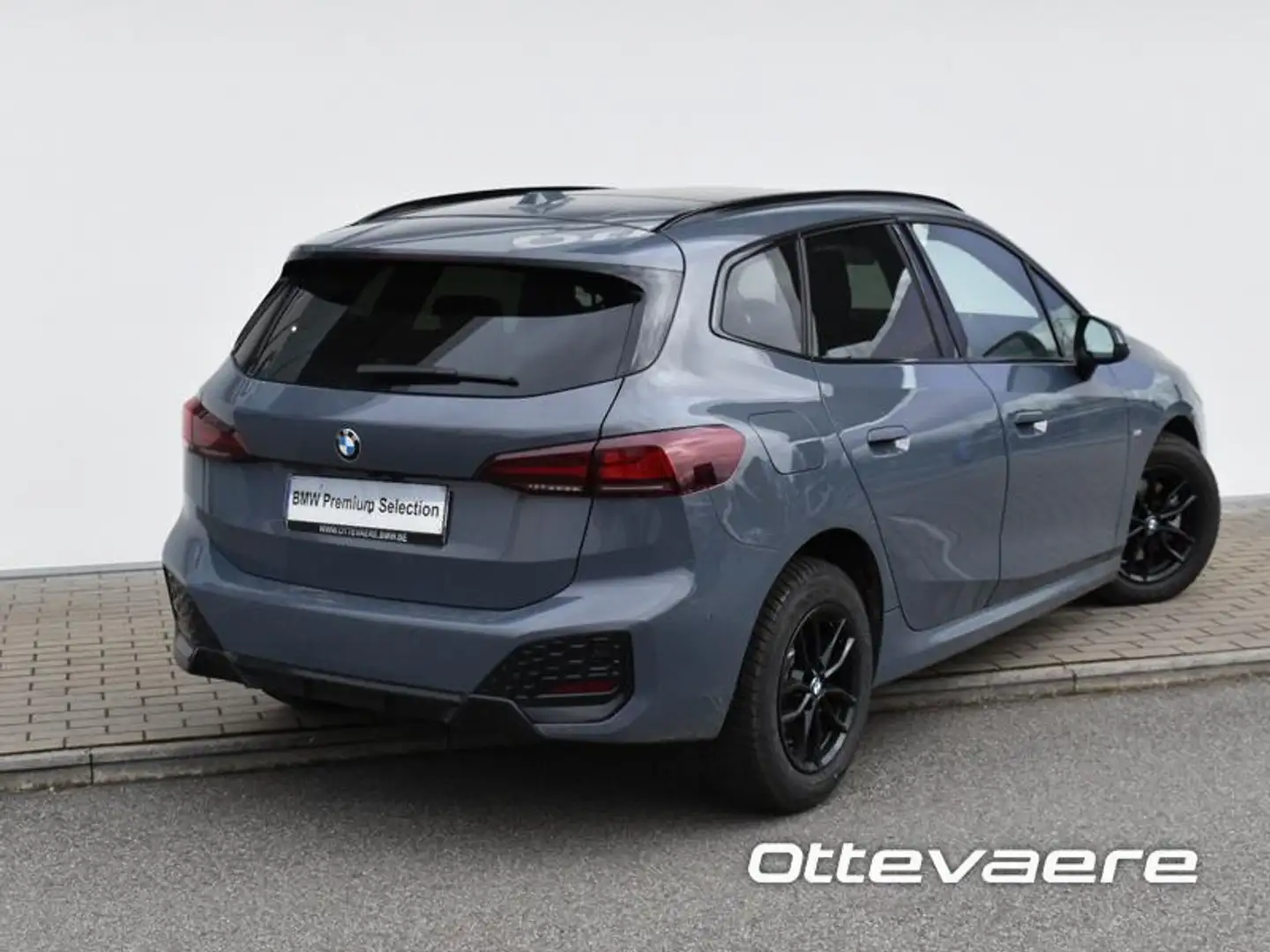 BMW 218 d Active Tourer M Sport Grijs - 2