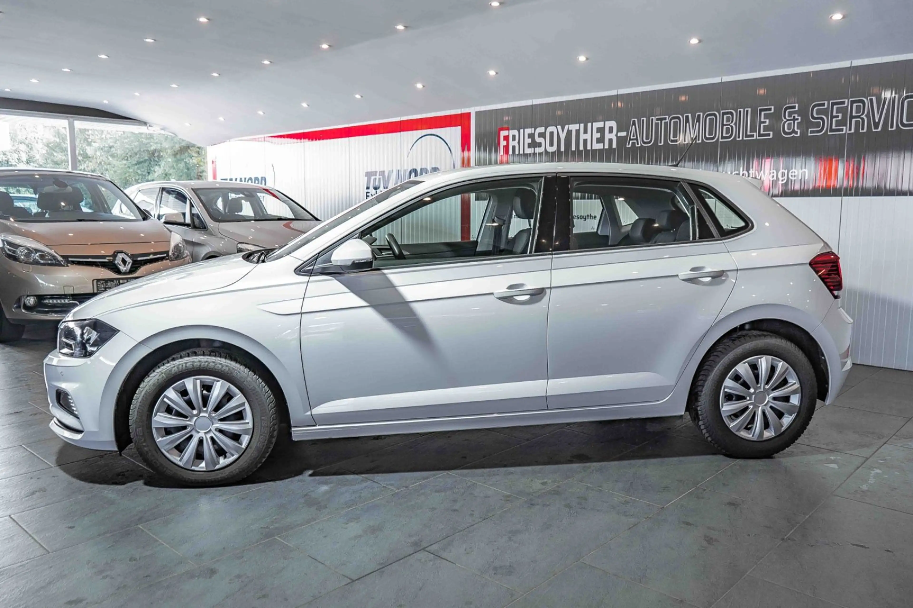 Volkswagen Polo VI 1.6 TDI Comfortline ACC Navi Einparkhilf — photo 7