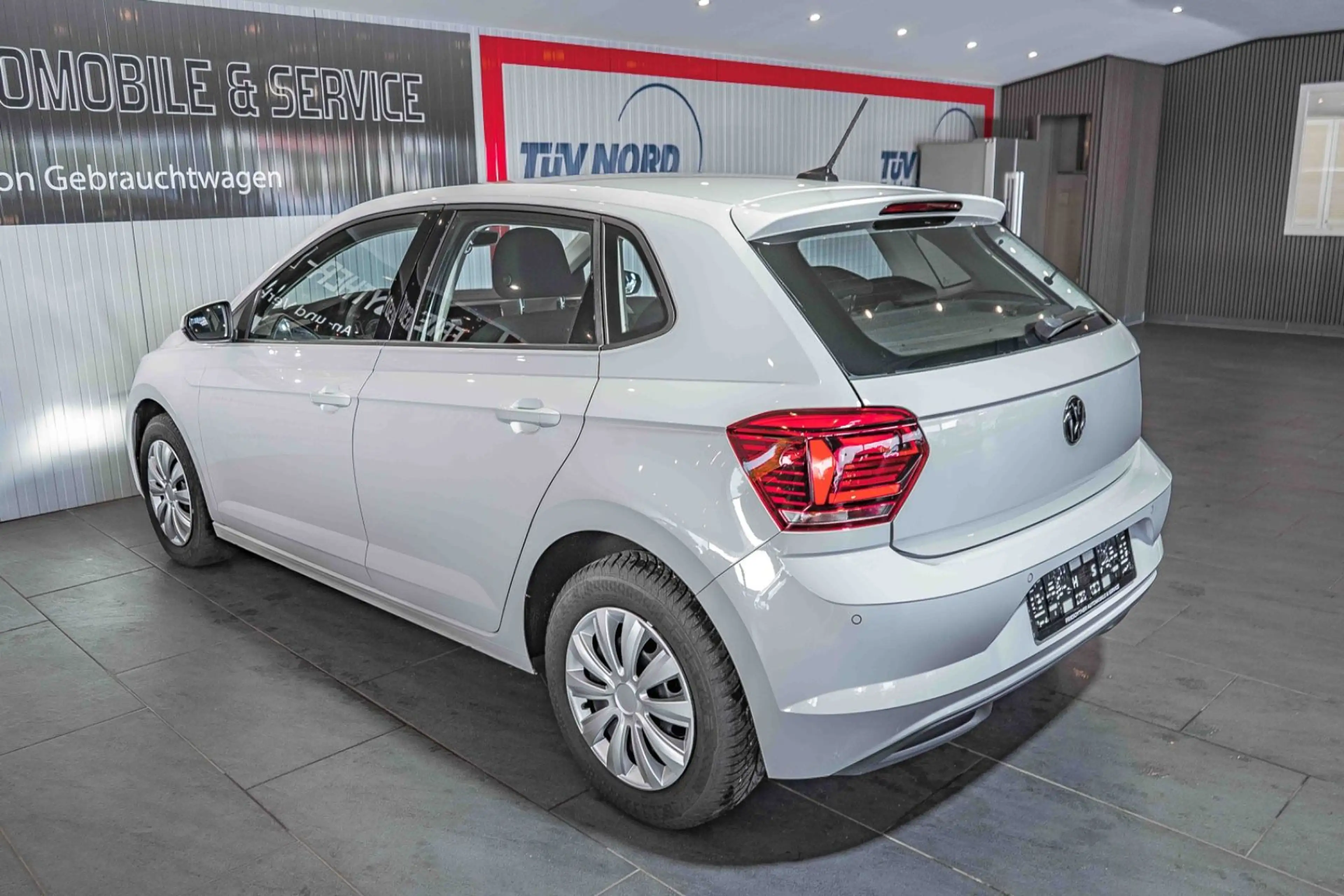 Volkswagen Polo VI 1.6 TDI Comfortline ACC Navi Einparkhilf — photo 8