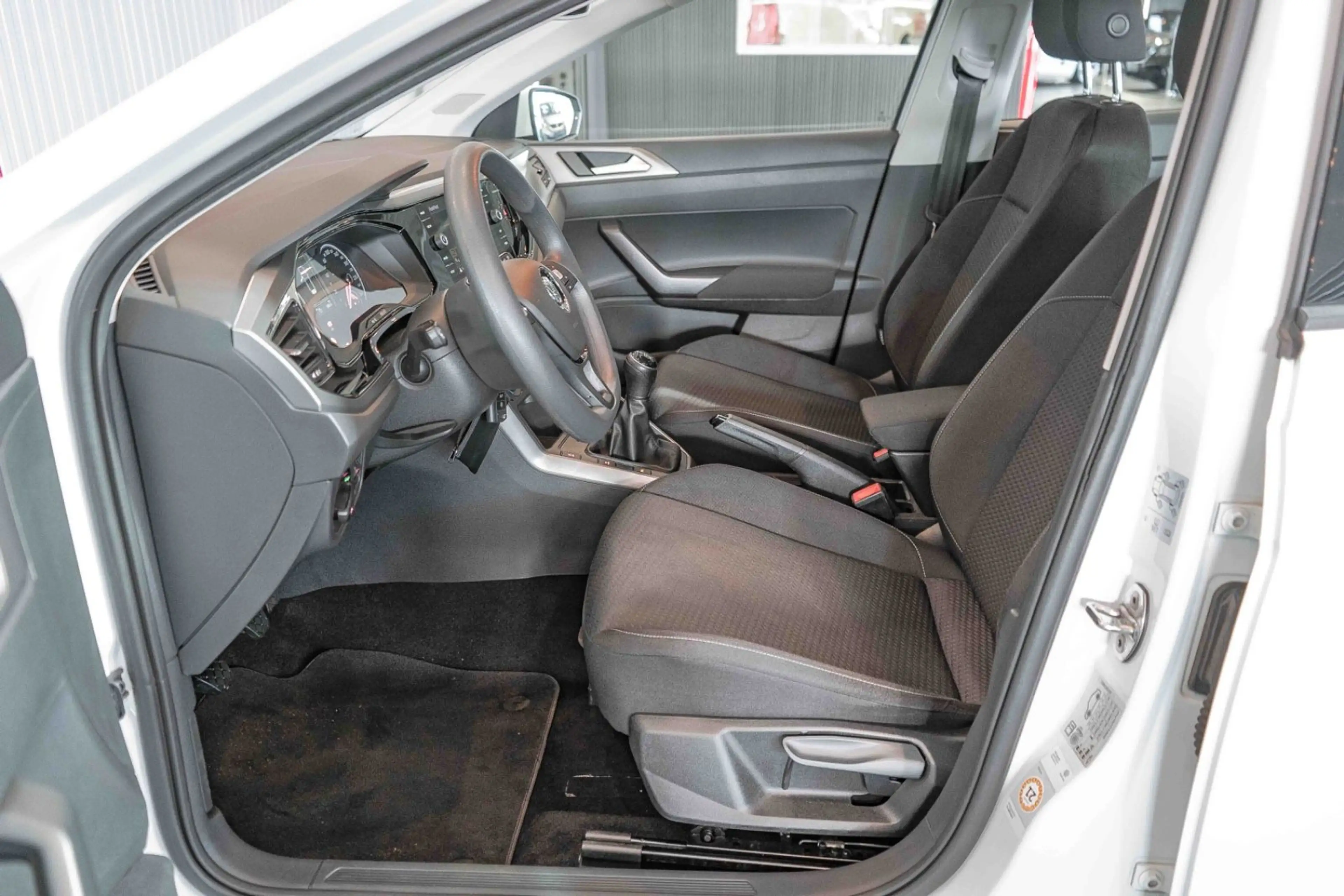 Volkswagen Polo VI 1.6 TDI Comfortline ACC Navi Einparkhilf — photo 13