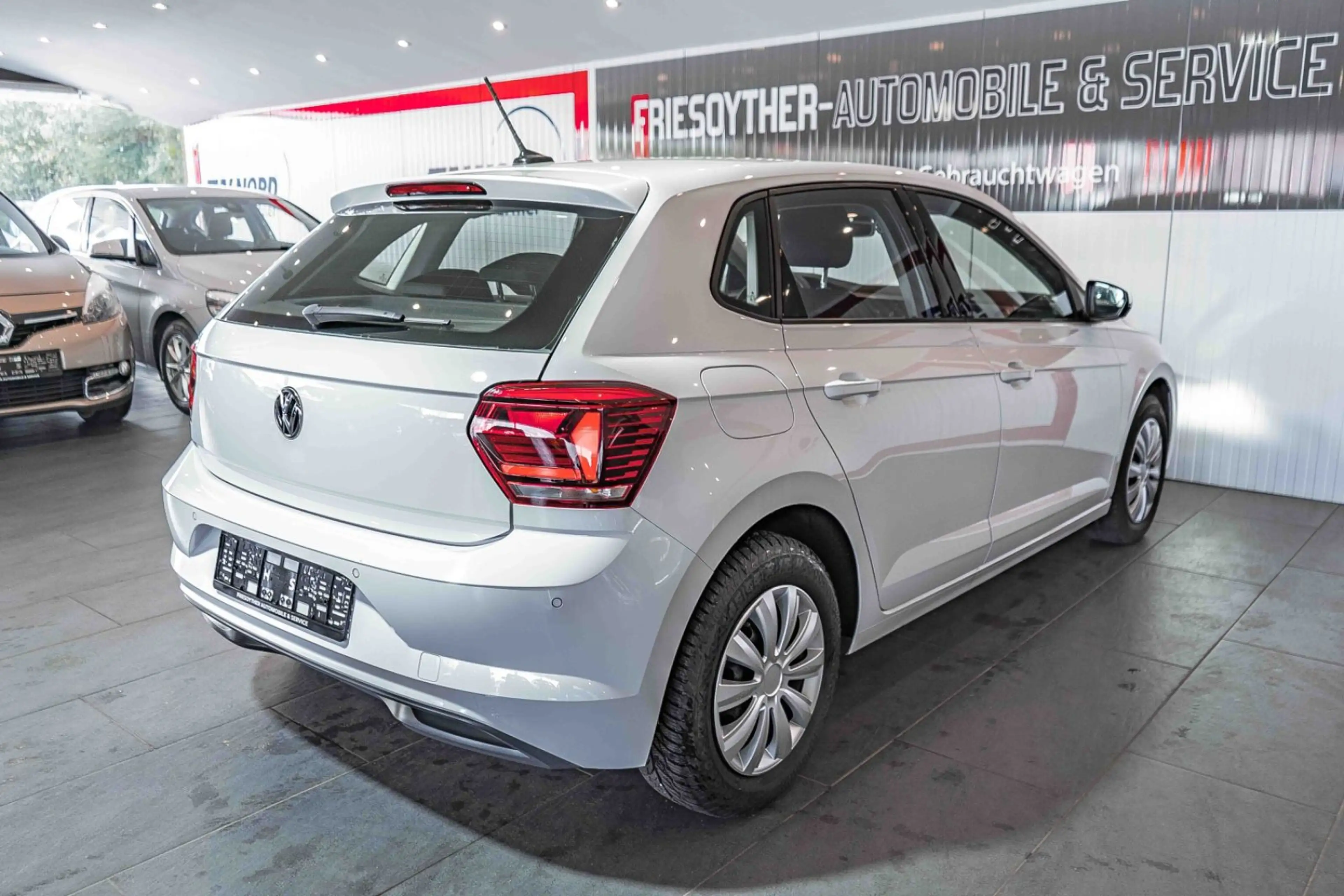 Volkswagen Polo VI 1.6 TDI Comfortline ACC Navi Einparkhilf — photo 10