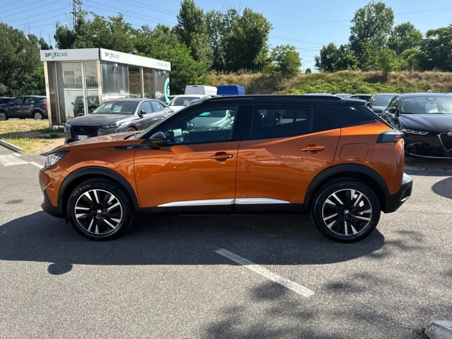 Peugeot 2008 PureTech 130 EAT8 GT Pack S/S aut. Marrone - 2