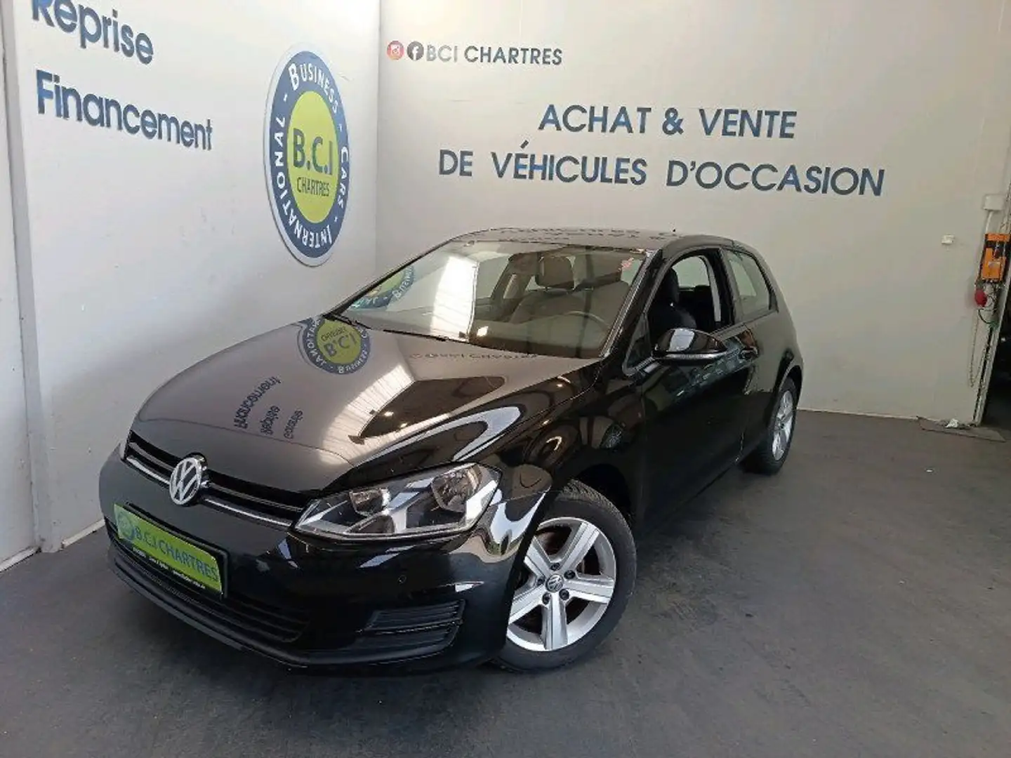 Volkswagen Golf VII 1.6 TDI 110CH BLUEMOTION FAP CONFORTLINE 3P Noir - 1