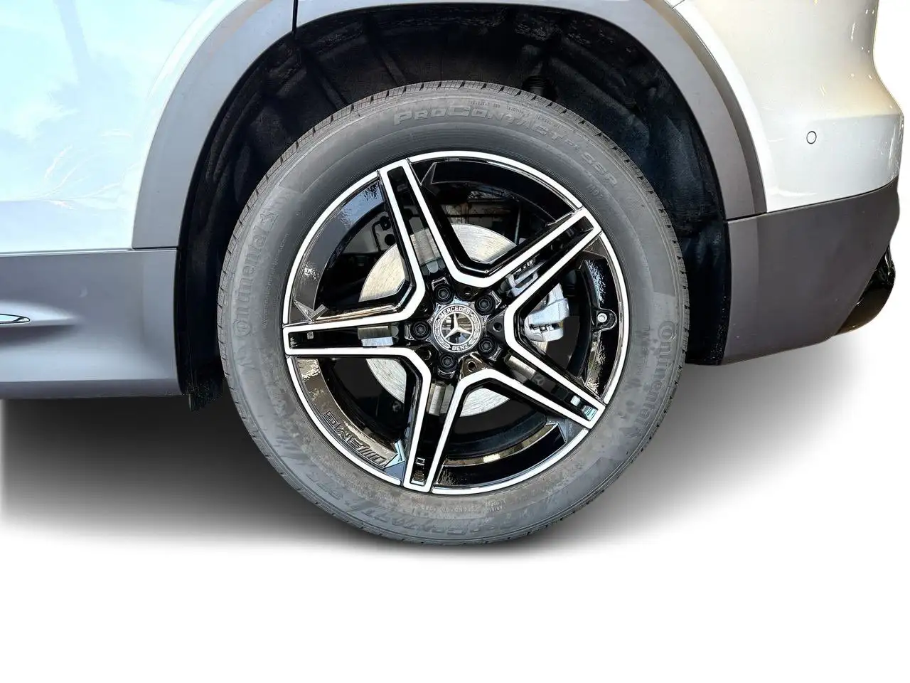 Mercedes-Benz GLB снимка Mercedes-Benz GLB
