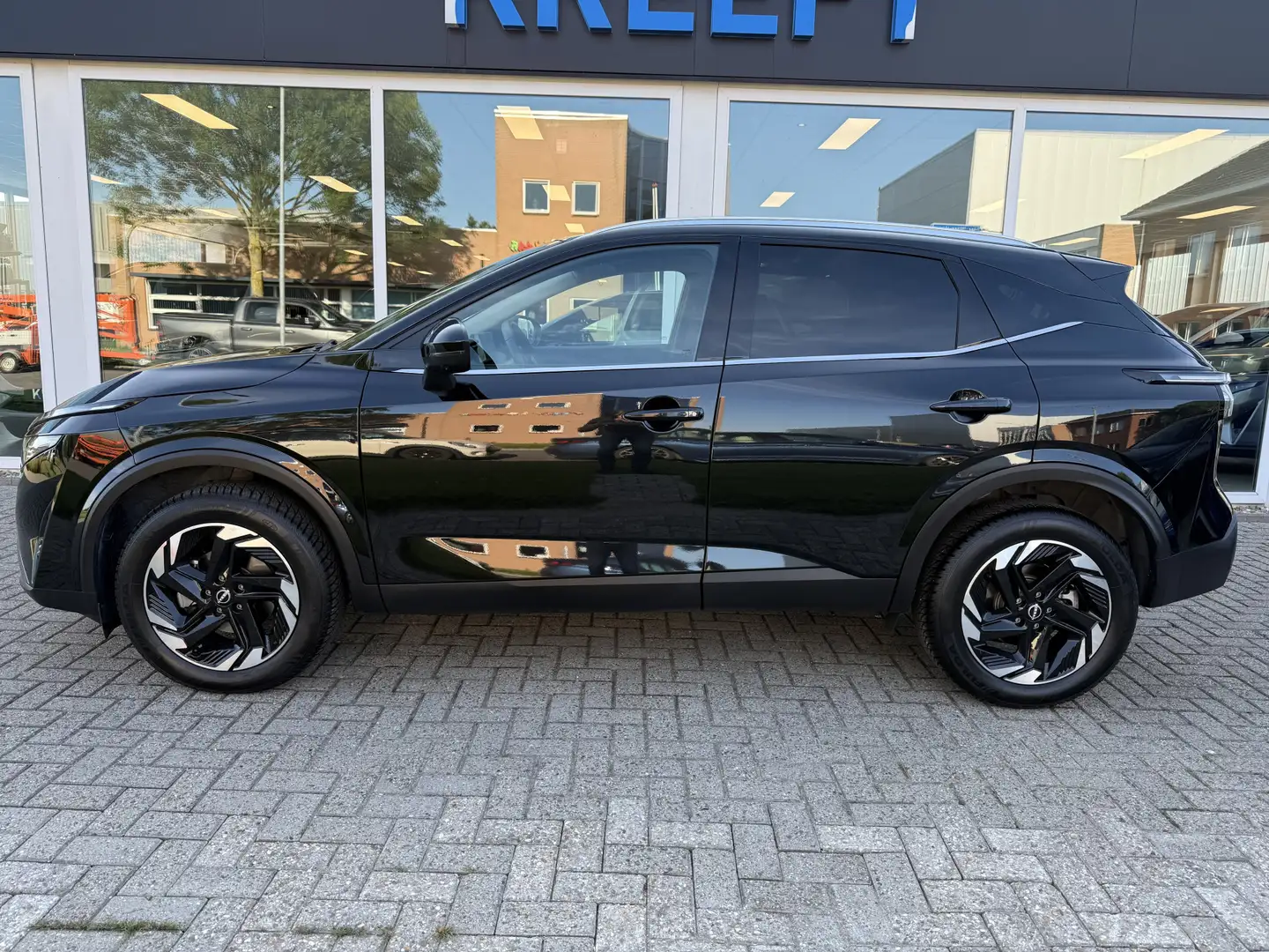 Nissan Qashqai 1.3 MHEV Xtronic N-Connecta NIEUW Zwart - 2