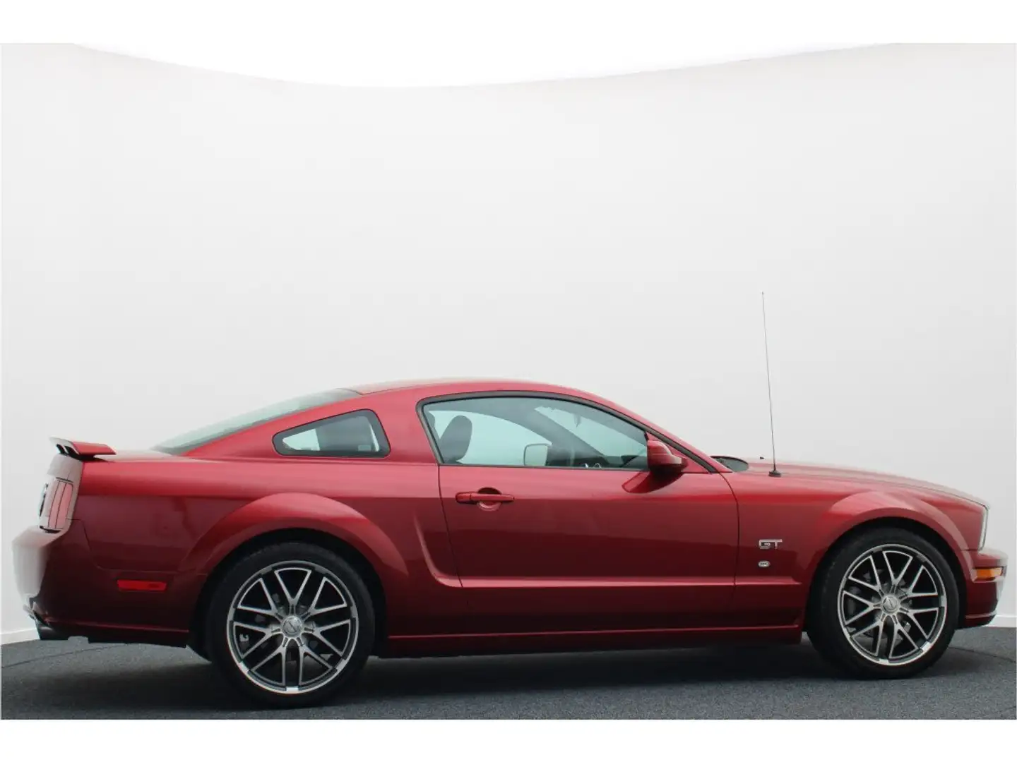Ford Mustang 4.6 V8 GT Zie beschrijving! Rood - 1