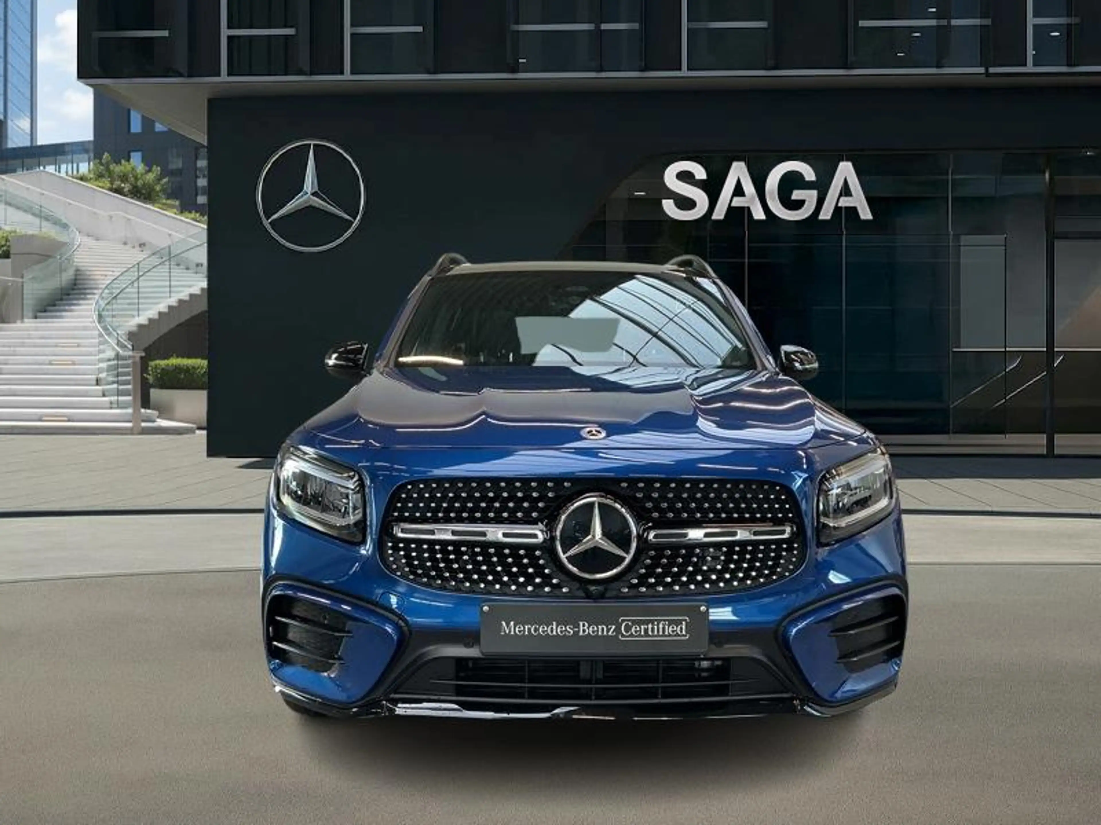 Mercedes-Benz GLB 180 d AMG Pack Night Pano 7 places — photo 4