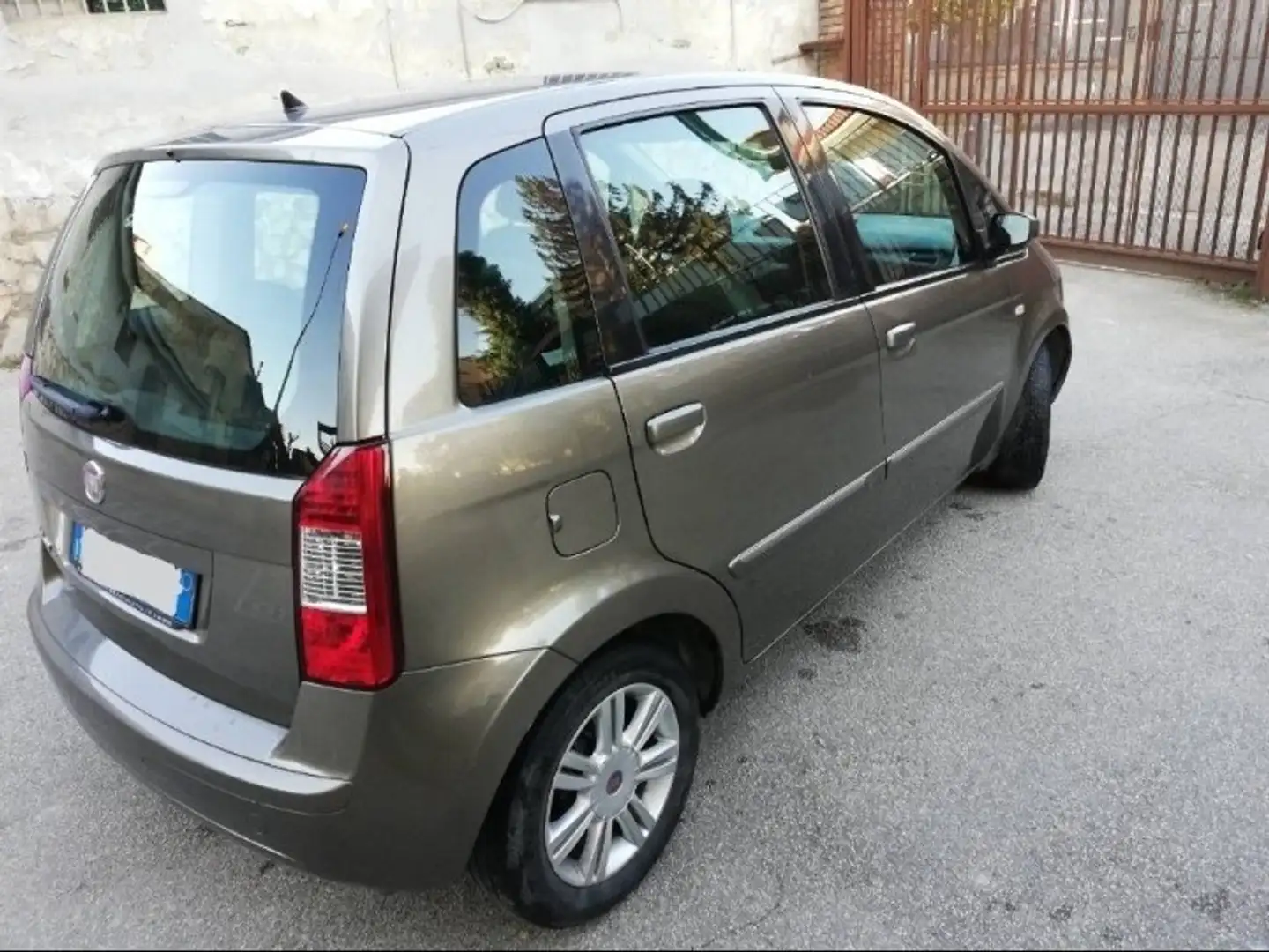 Fiat Idea 1.4 16v Black Motion FL Złoty - 2