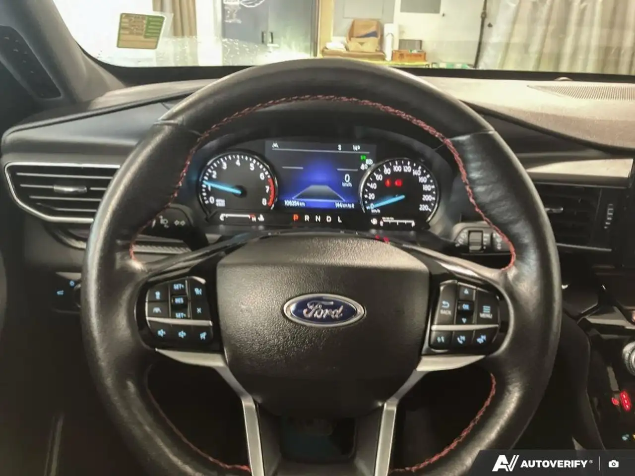 Ford Explorer снимка Ford Explorer