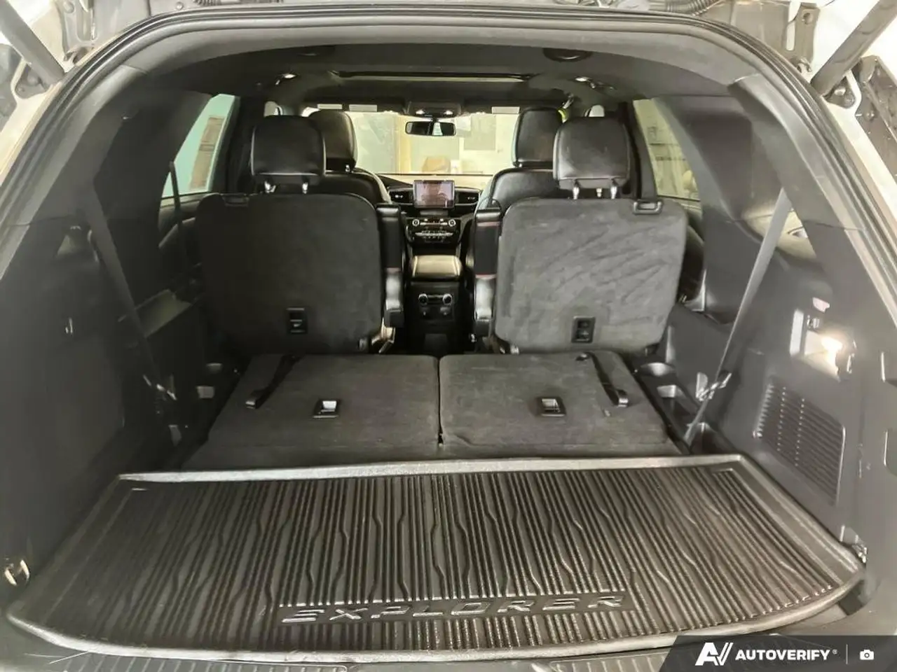Ford Explorer снимка Ford Explorer