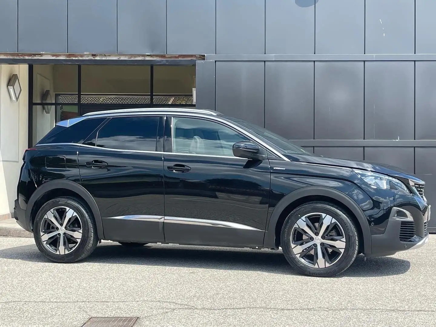 Peugeot 3008 GT line 1600cc Schwarz - 2