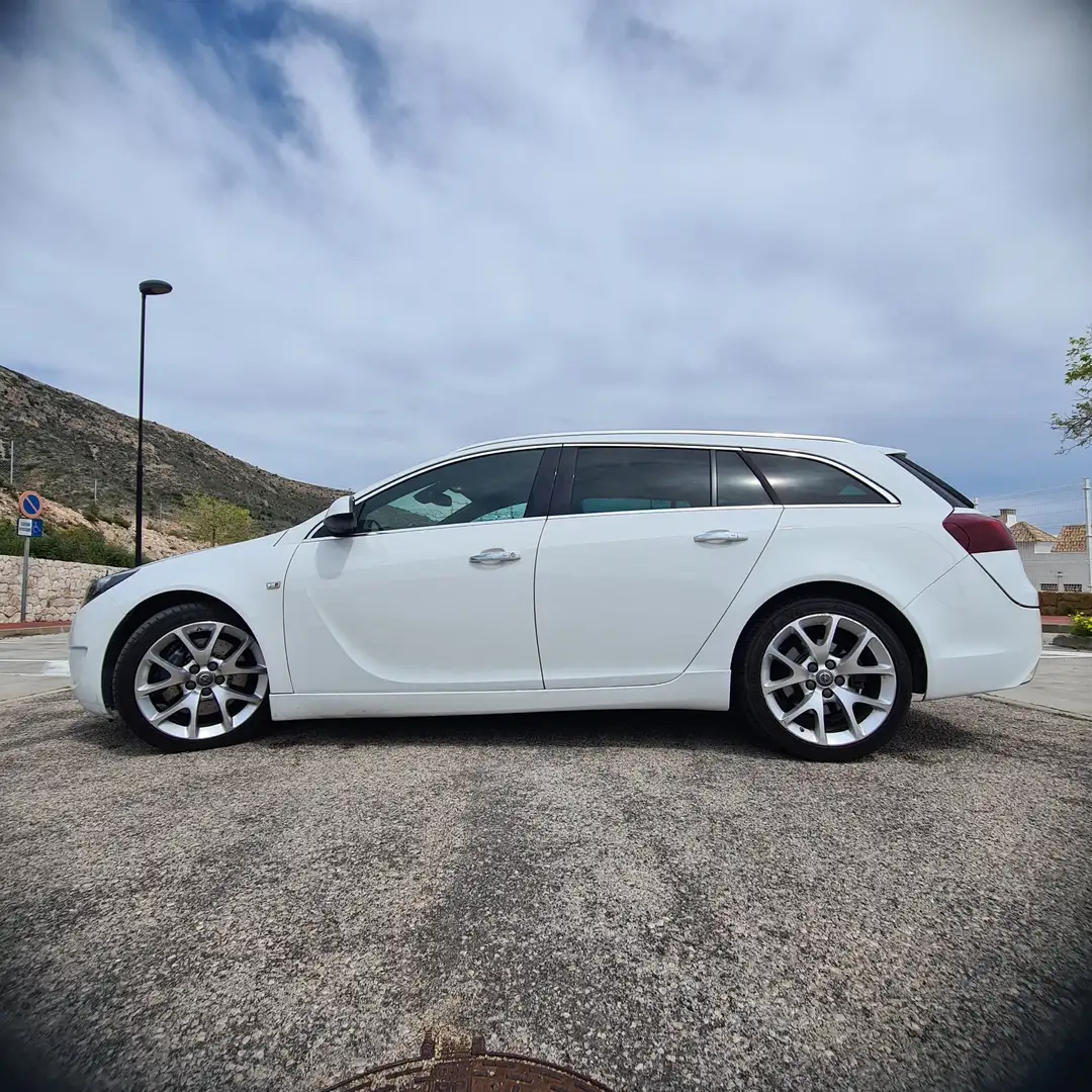 Opel Insignia 2.8 V6 Turbo 4x4 Sports Tourer Aut. OPC - 2
