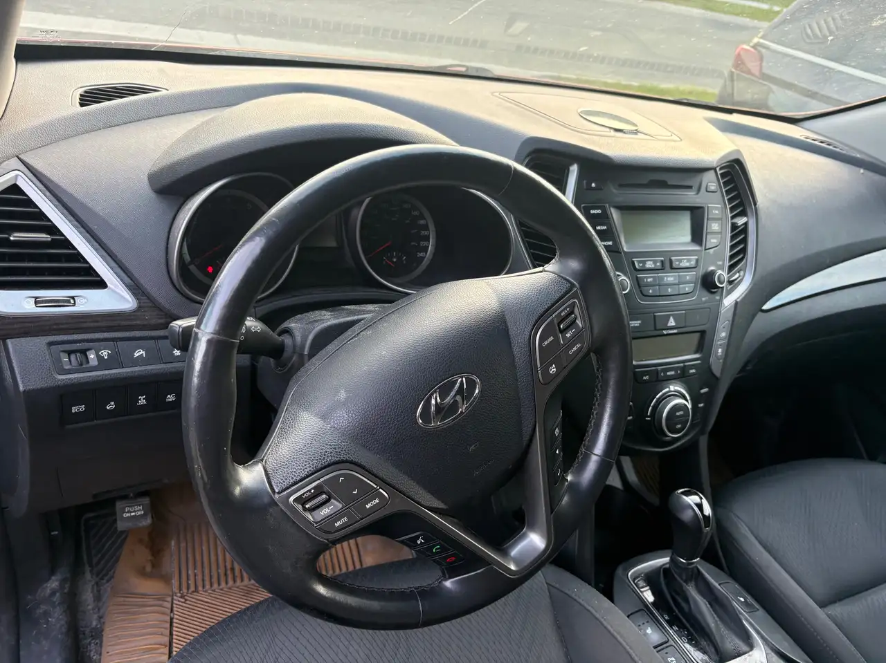 Hyundai SANTA FE photo Hyundai SANTA FE