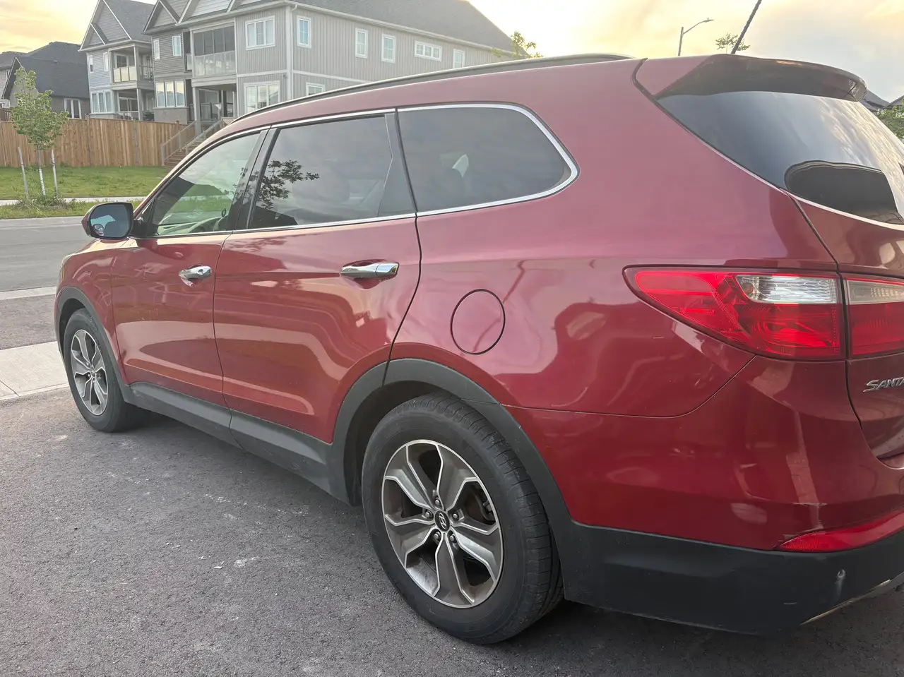 Hyundai SANTA FE photo Hyundai SANTA FE