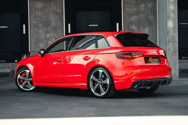 Audi RS3 view 4