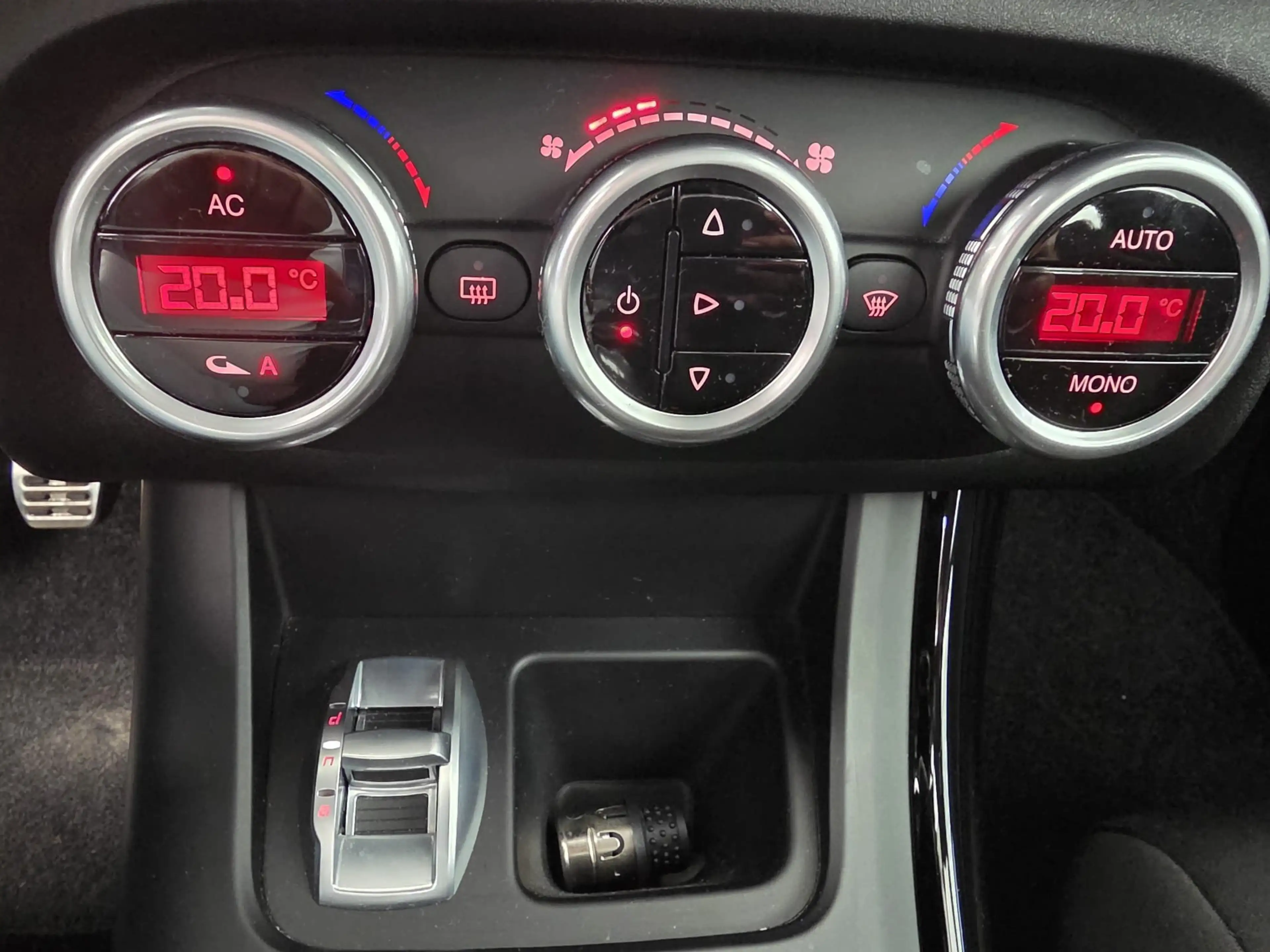 Alfa Romeo Giulietta Turismo — photo 15
