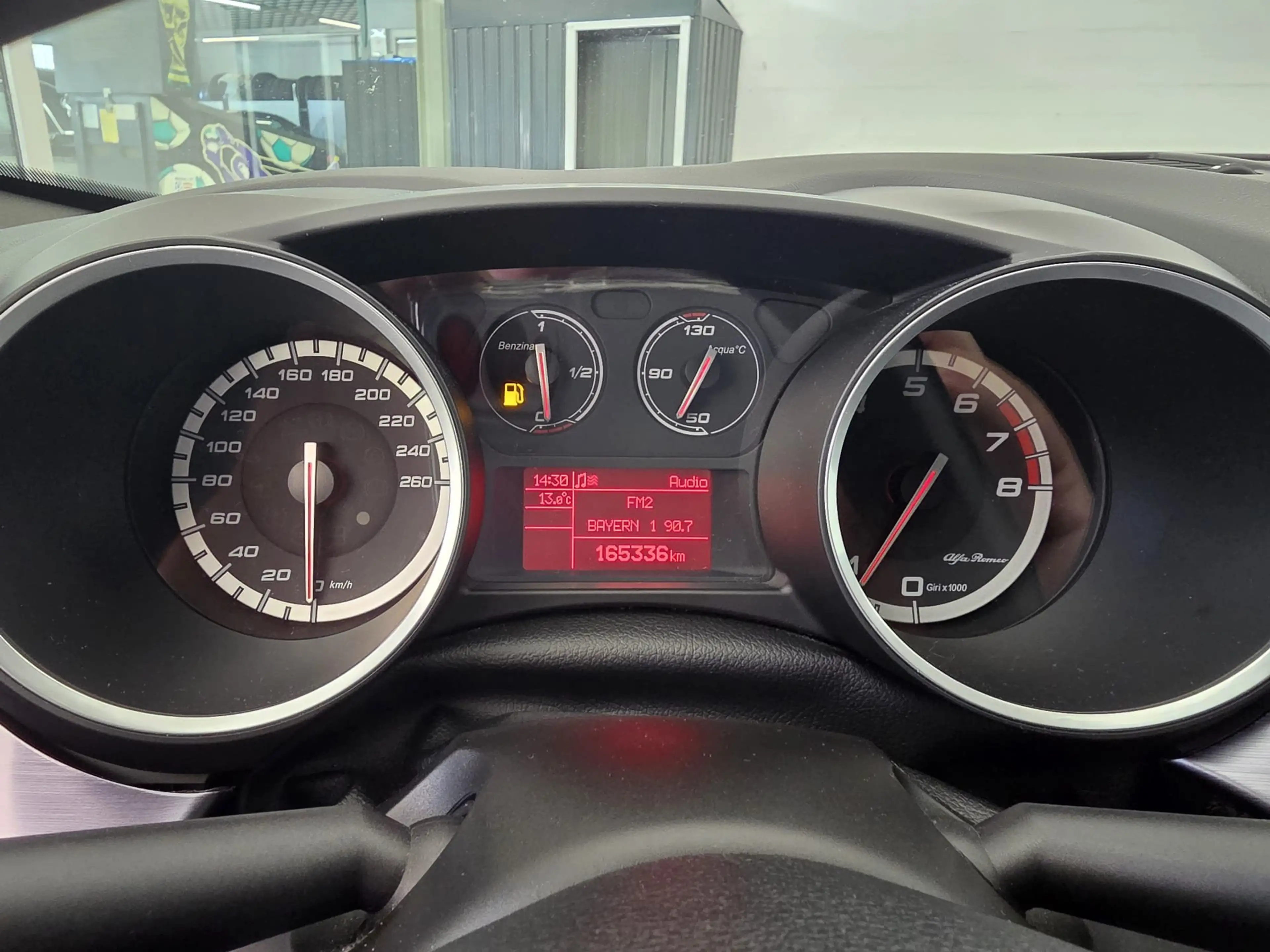 Alfa Romeo Giulietta Turismo — photo 11