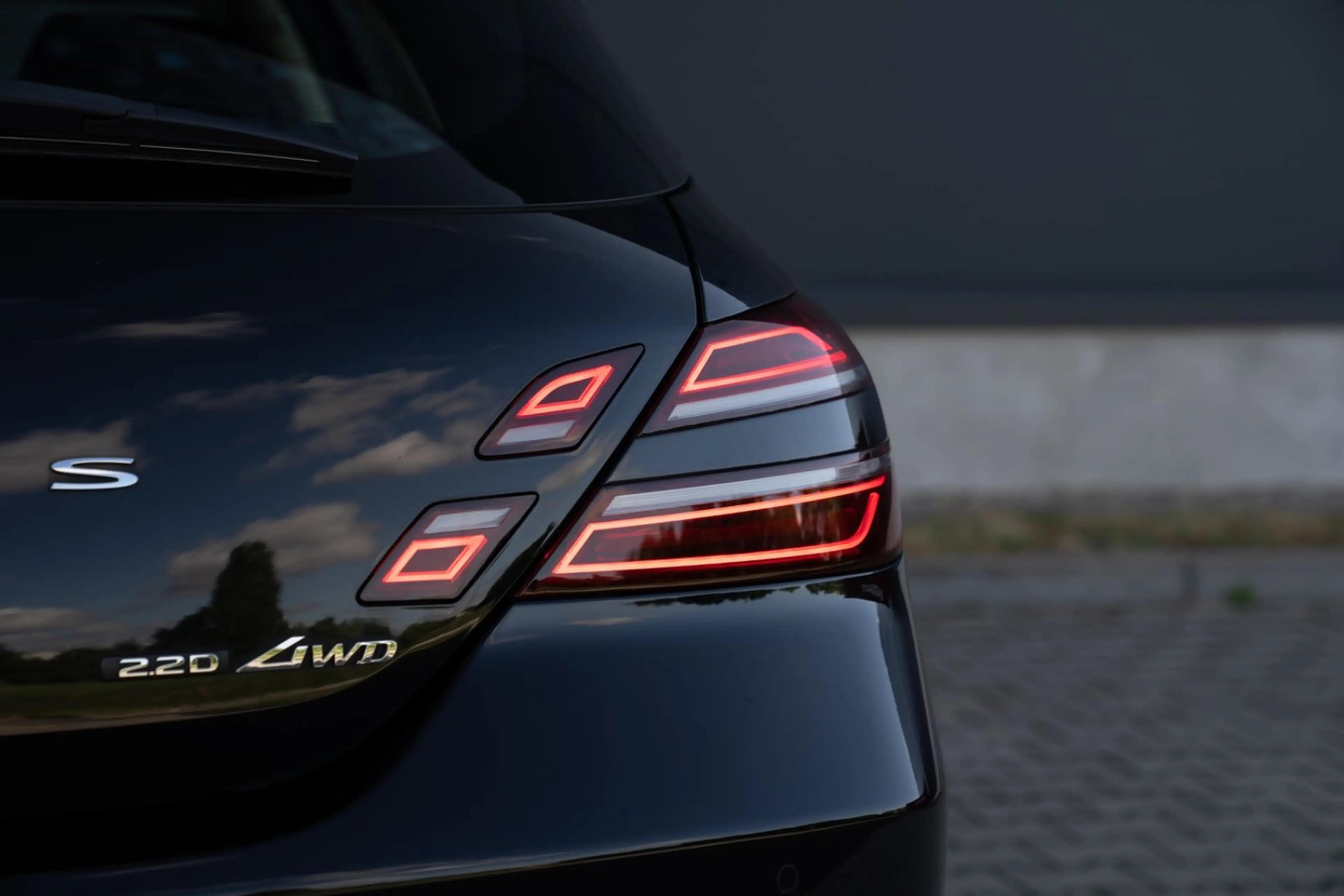Genesis G70 Shooting Brake Luxury*4WD*LED*360*ACC*VC*TWA — photo 9