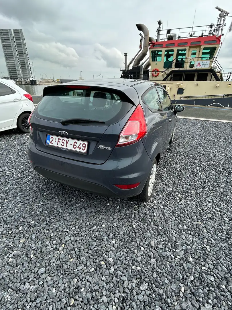 Ford Fiesta 1.25 Ambiente - 2