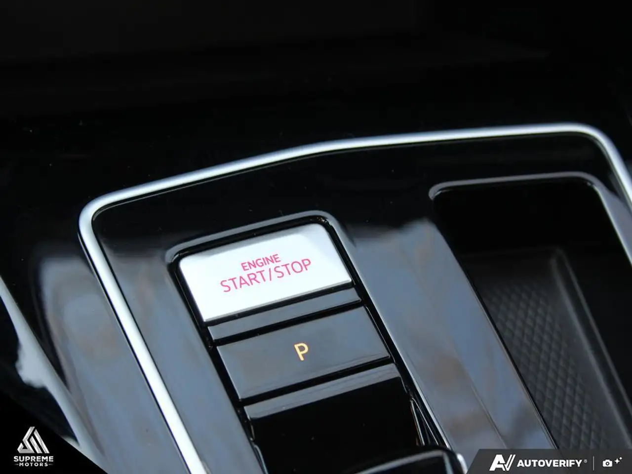 Volkswagen Golf GTI снимка Volkswagen Golf GTI