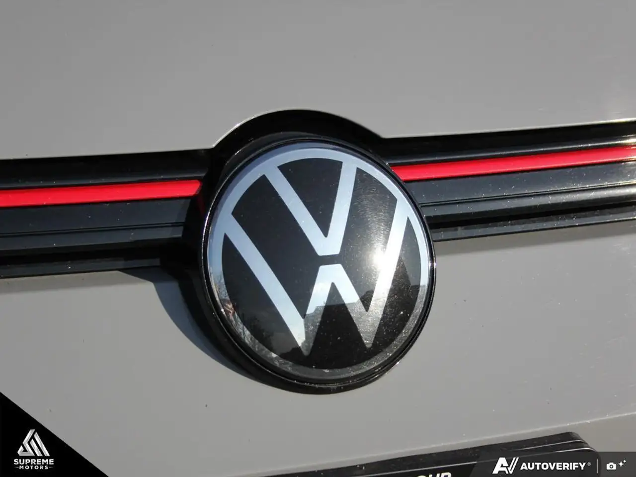 Volkswagen Golf GTI снимка Volkswagen Golf GTI