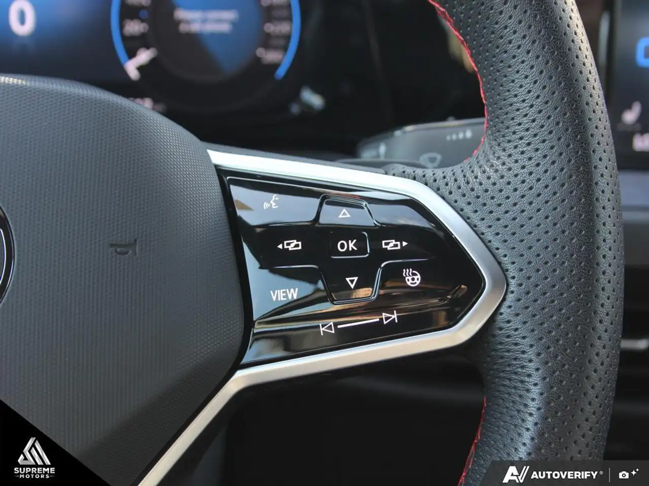 Volkswagen Golf GTI снимка Volkswagen Golf GTI