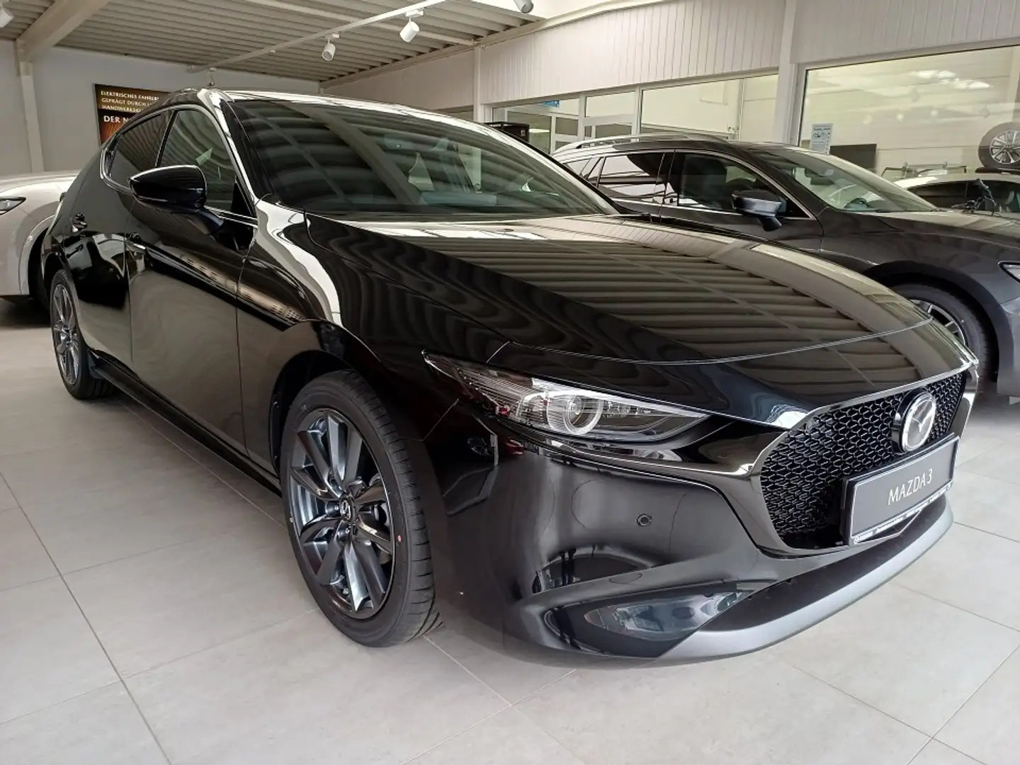 Mazda 3 2.5 G-140 6AT Exclusive-Line *360°*HUD*BOSE* Negro - 2