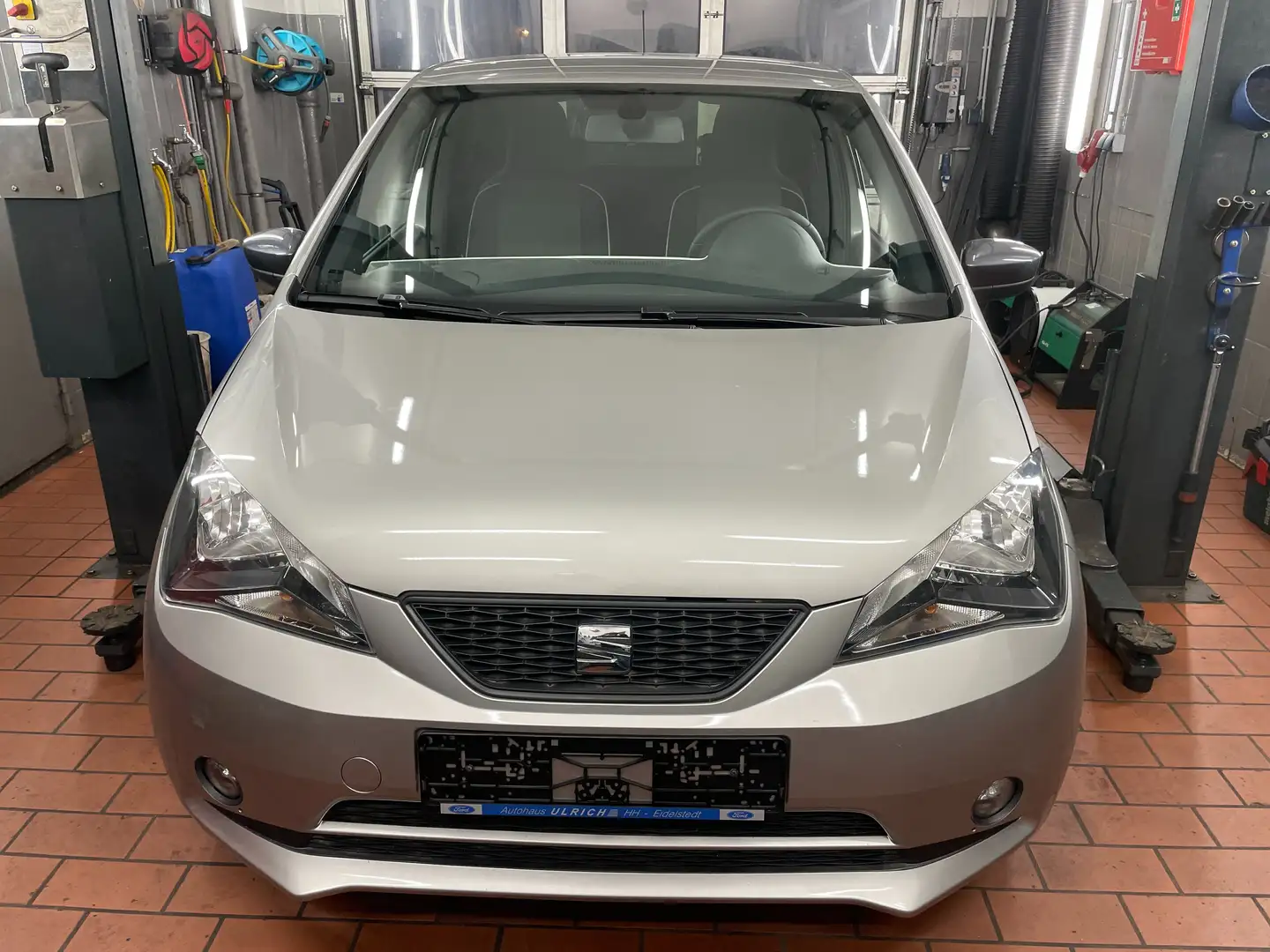 SEAT Mii Chic Silber - 2