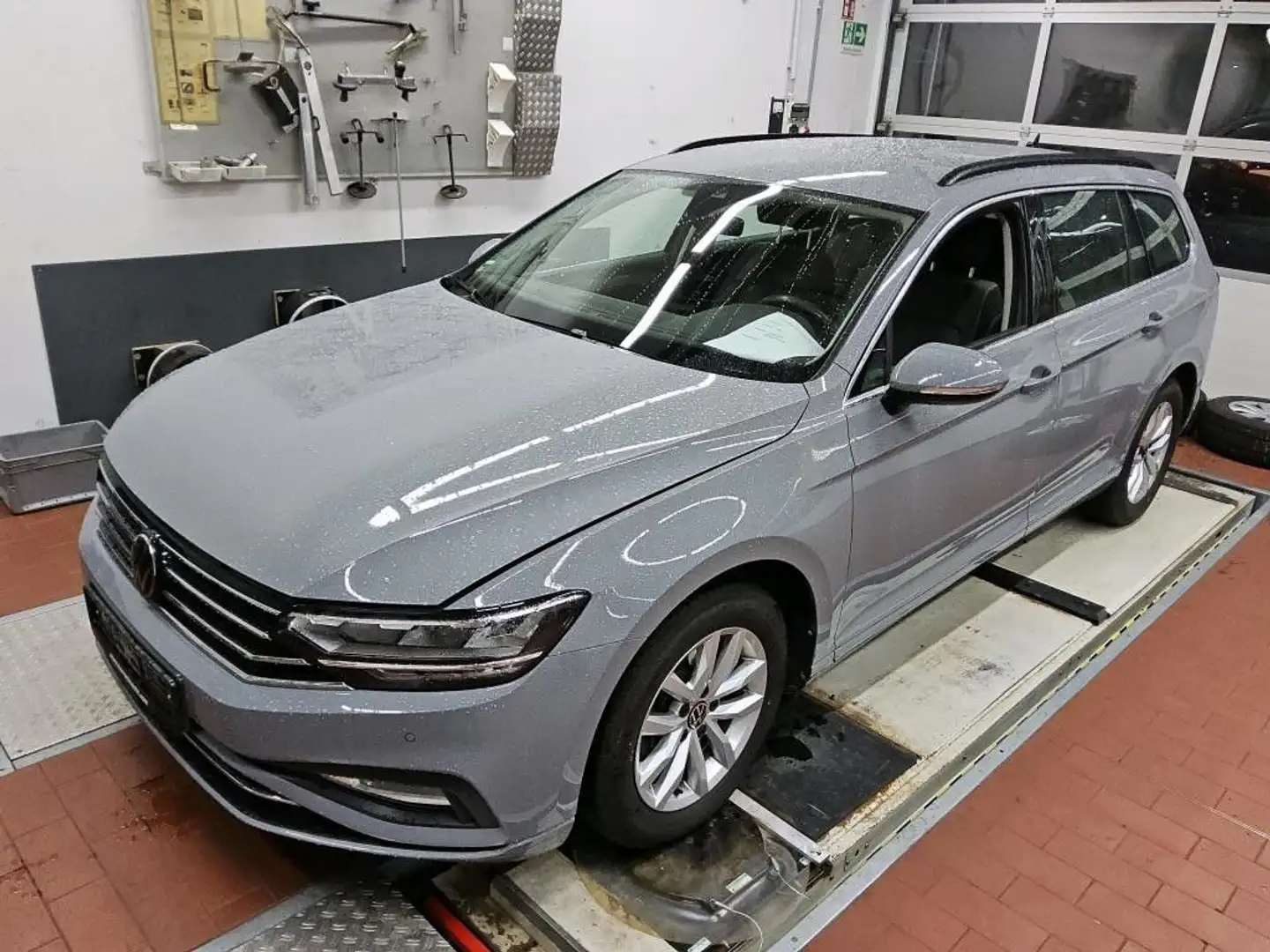 Volkswagen Passat Variant 2,0 TDI SCR  DSG Grau - 2