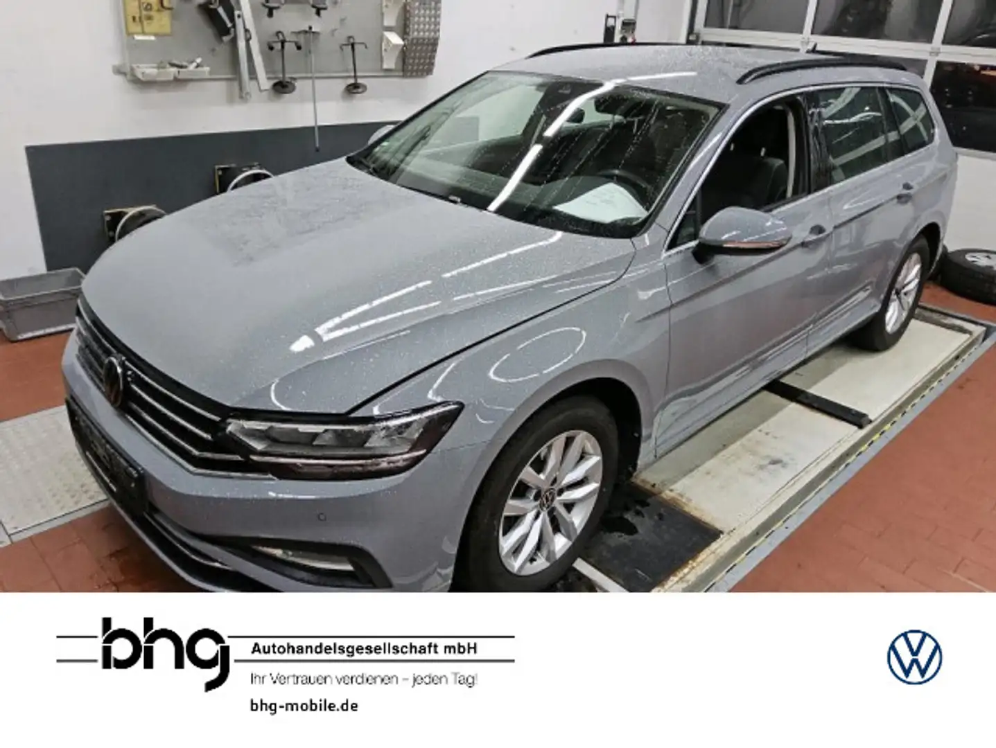Volkswagen Passat Variant 2,0 TDI SCR 110 kW DSG Grau - 1