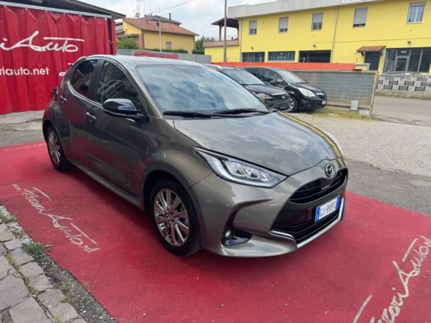 Mazda 2 Mazda2 Hybrid 1.5 VVT e-CVT Full Hybrid Electric S Gris - 2