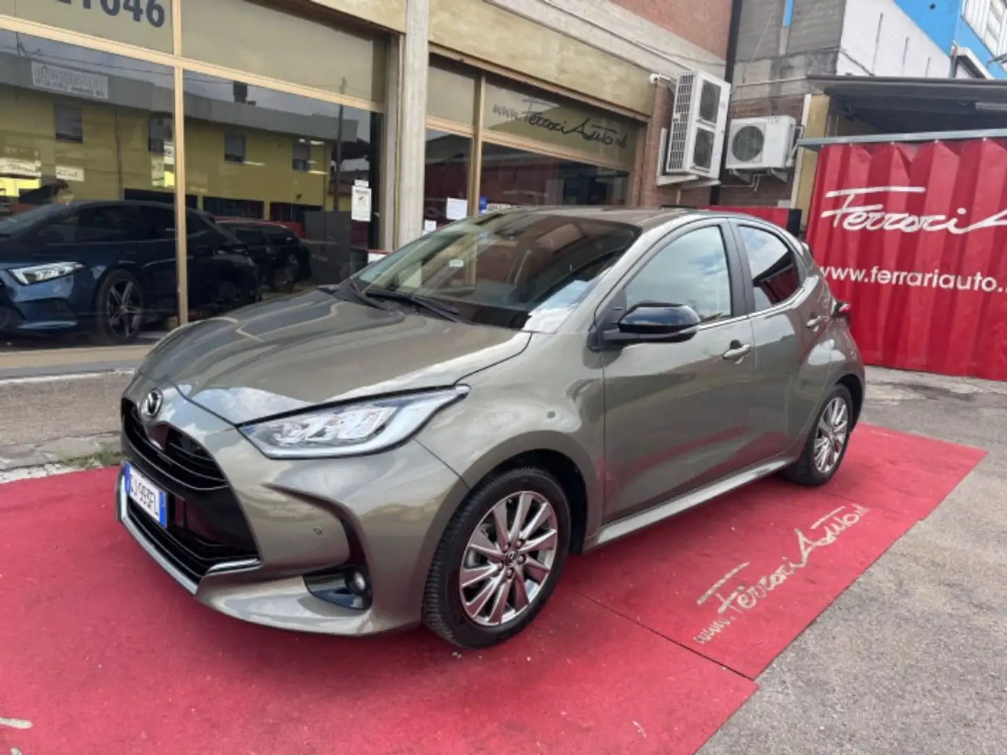 Mazda 2 Mazda2 Hybrid 1.5 VVT e-CVT Full Hybrid Electric S Gris - 1