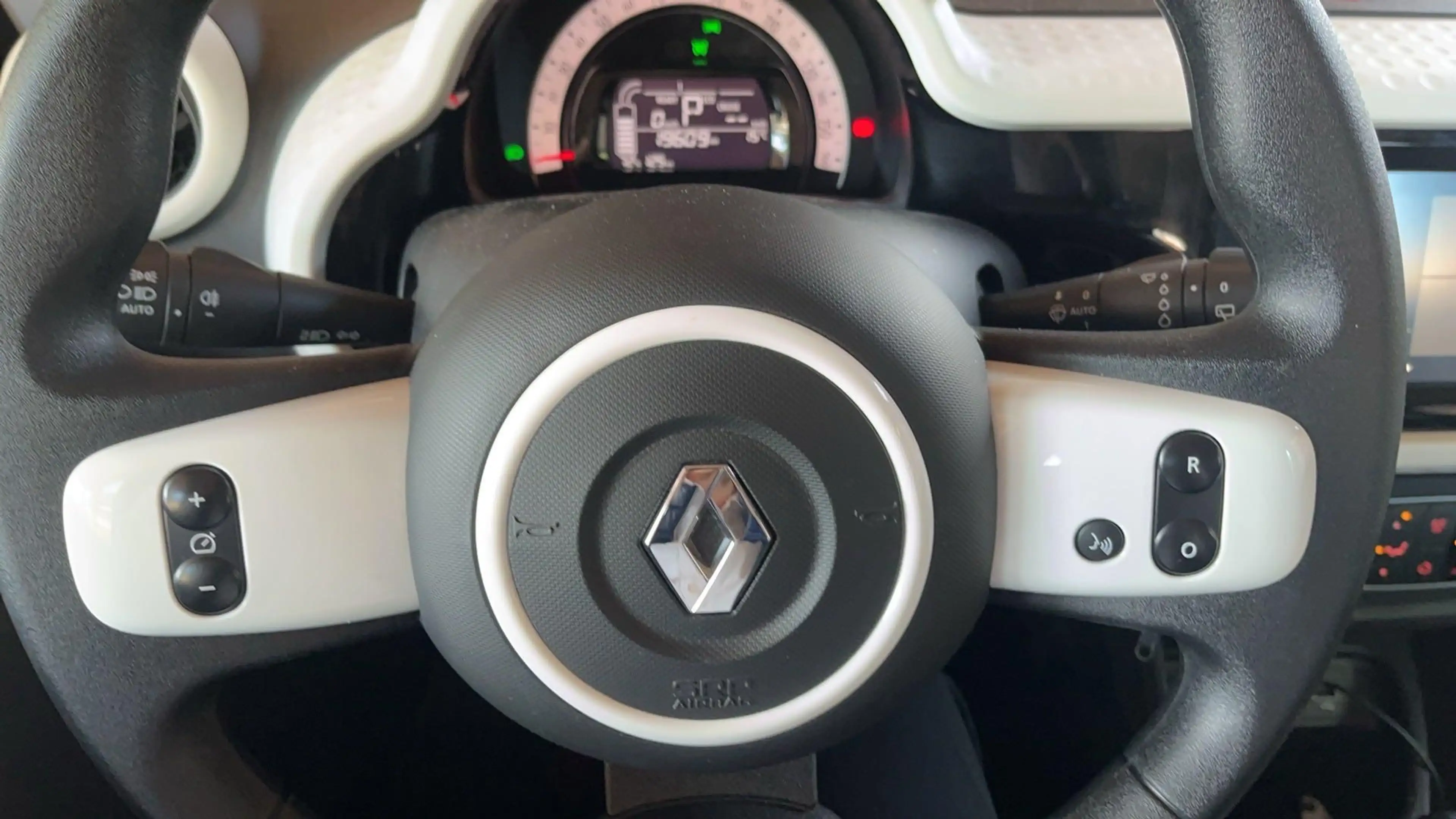 Renault Twingo Z.E. R80 Collection — photo 8