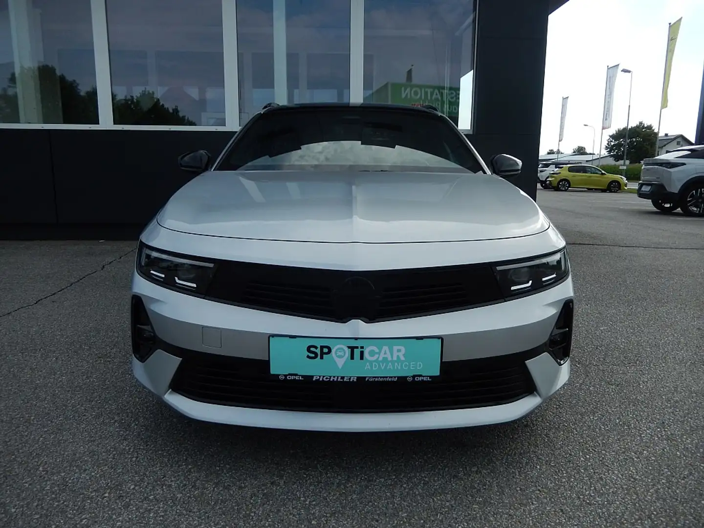 Opel Astra ST 1,2 Turbo GS Aut. Silber - 2