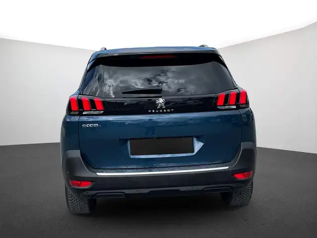 Peugeot 5008 view 3