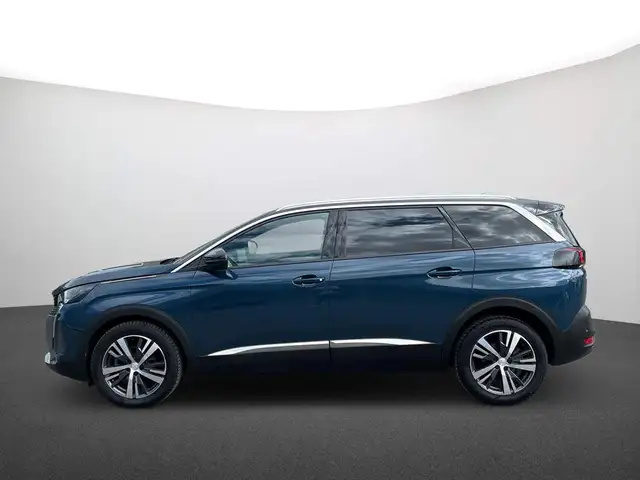 Peugeot 5008 view 4