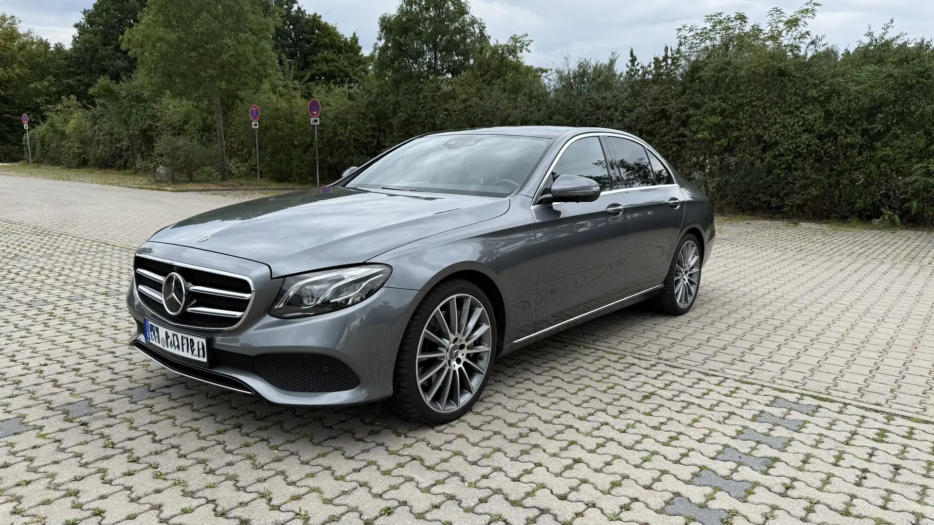 Mercedes-Benz E 450 4Matic Junge Sterne Garantie Grau - 2